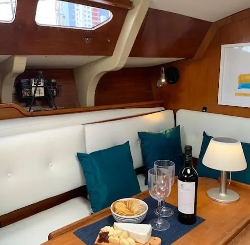 Tiny B Is Waiting For You! Hotel na wodzie *